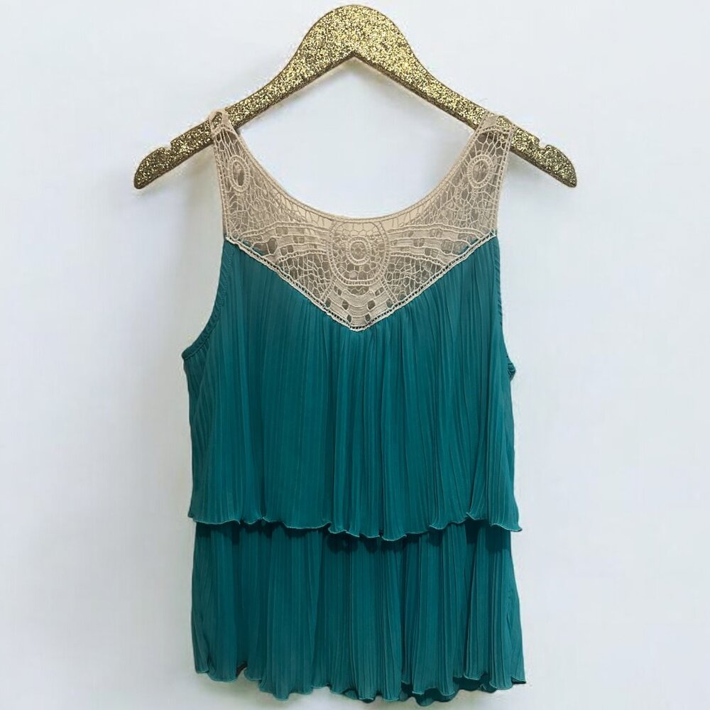 j.t.b. Green Lace Sleeveless Ruffle‎ Top Size Medium